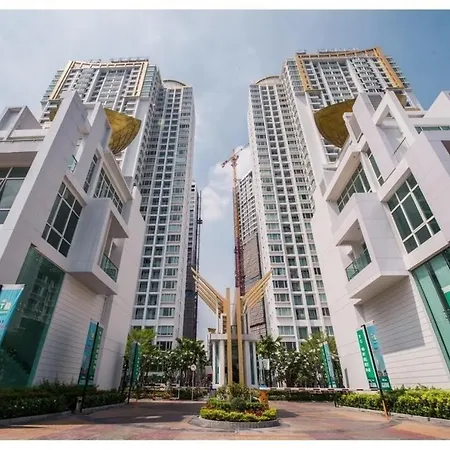 The Mirror Shine Studio Apartment